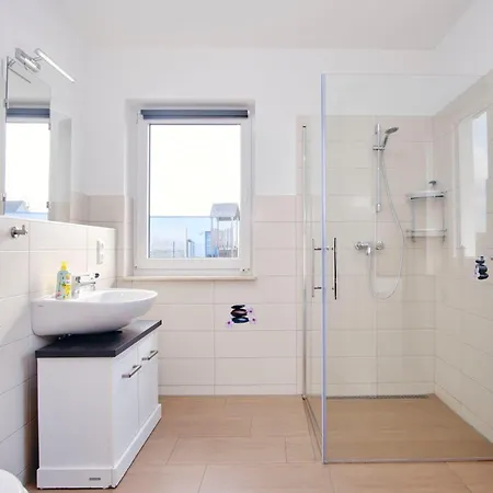 Ausblick Haushaelfte * Stahlbrode