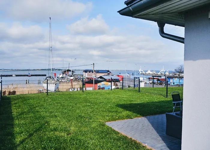 Apartamento Ausblick Haushaelfte Stahlbrode